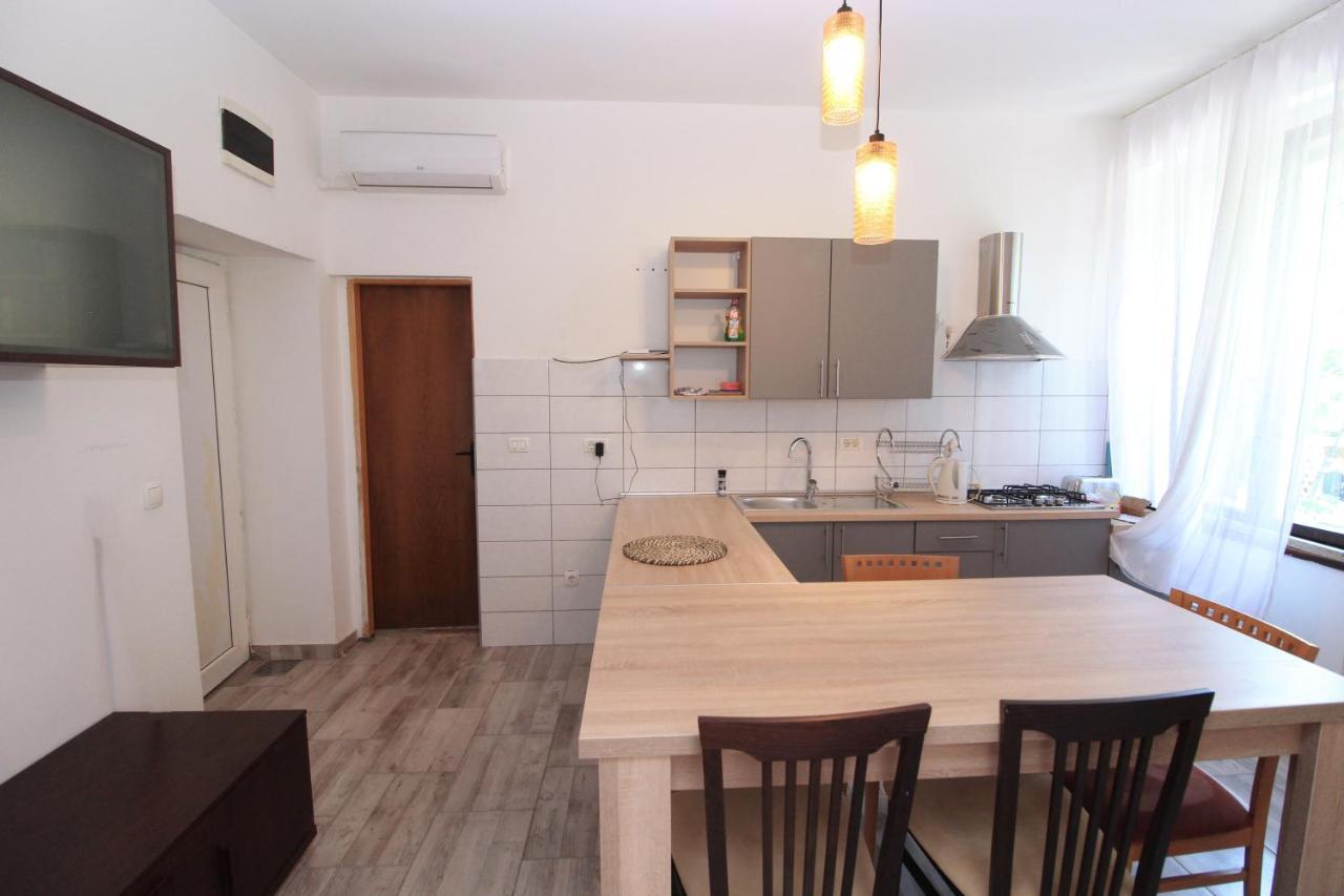 Se-Na Apartment Pula Exterior photo